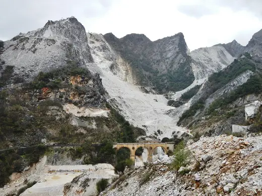 Slab surface: Carrara - Ponti Di Vara - panoramio