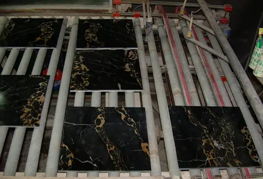 Wall cladding in natural stone – Marmi di Carrara