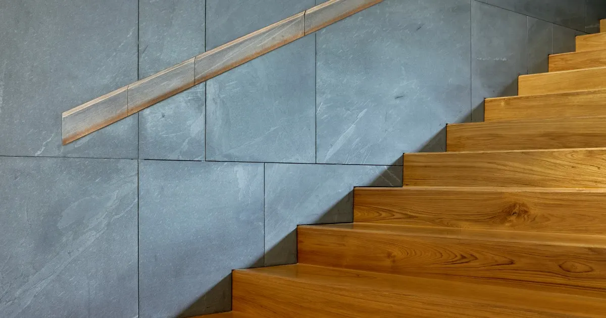 Wall cladding in natural stone – Marmi di Carrara