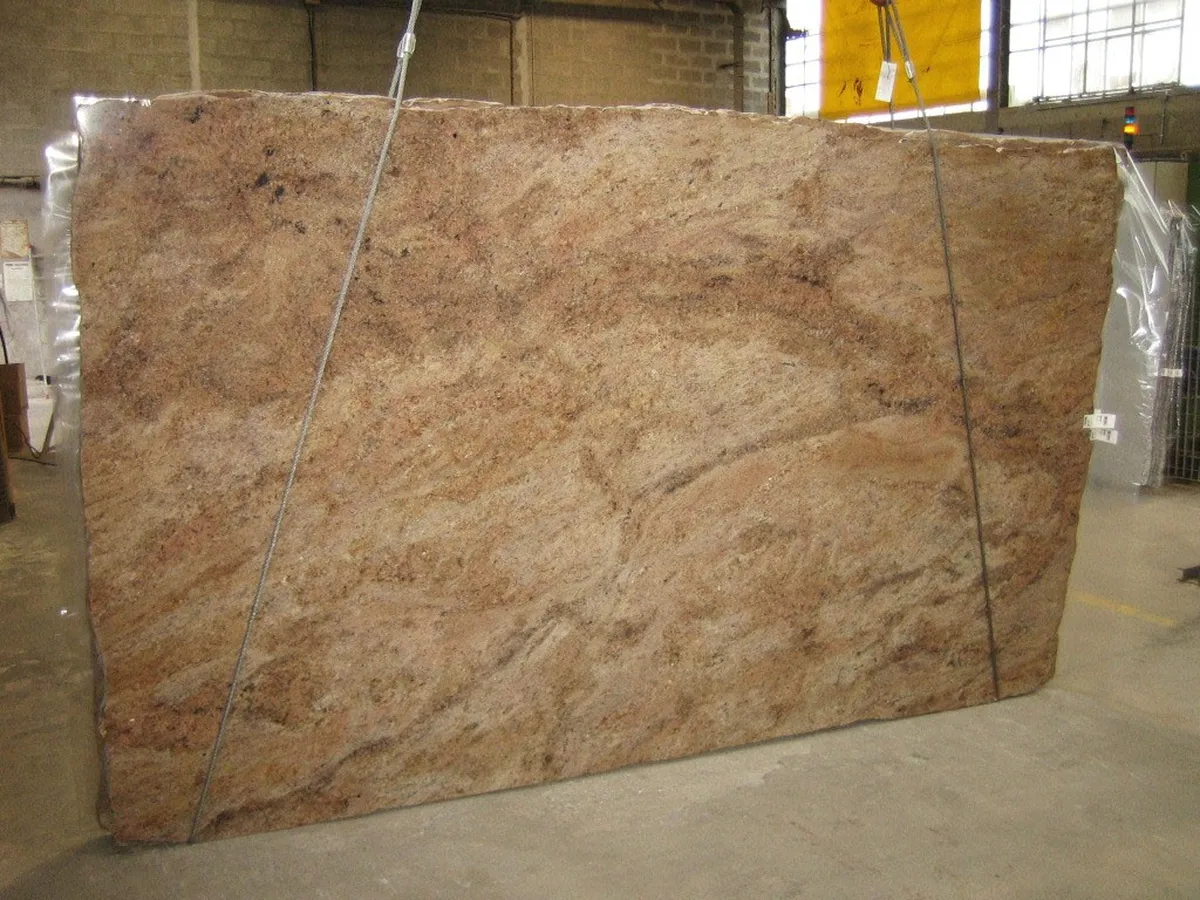 Giallo Yara mármol, superficie de losa – Marmi di Carrara – dorado, gris (2)
