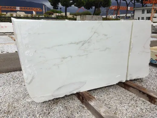 Gold Vein Locati marble slab surface – Marmi di Carrara – ivory, beige (12)
