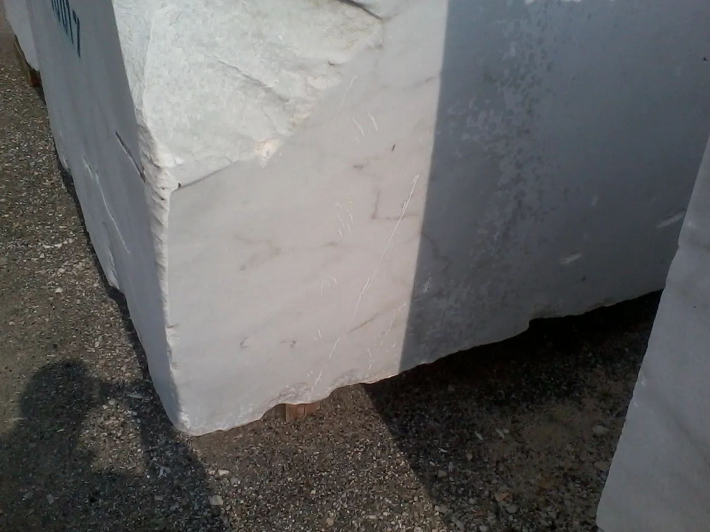 Gold Vein Locati мрамор, поверхность плиты – Marmi di Carrara – антрацитовый, светло-серый (6)