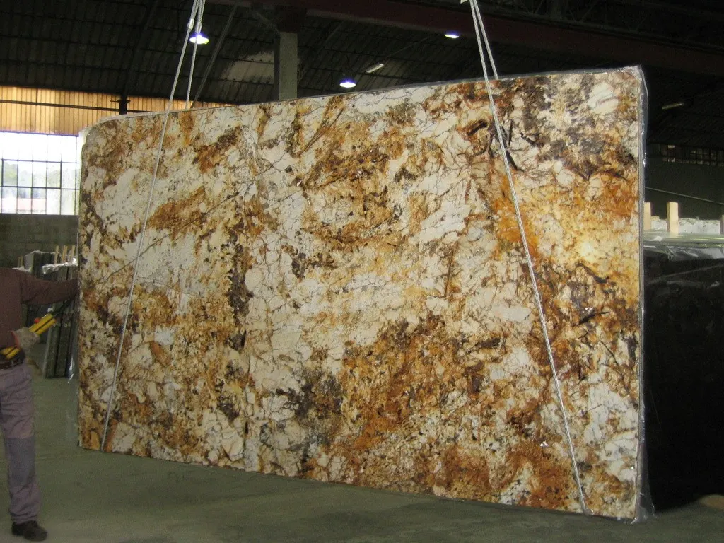 Golden Queen marble slab surface – Marmi di Carrara – brown, black (1)
