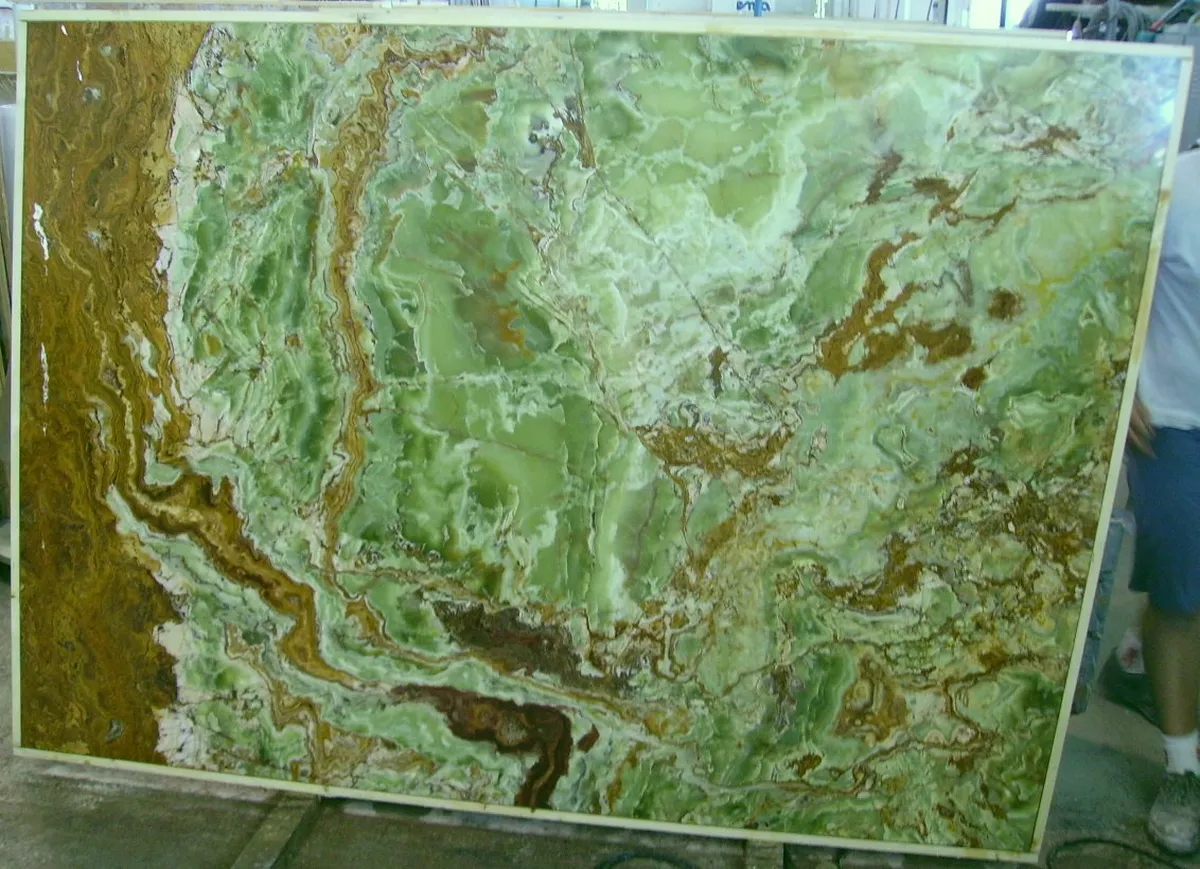 Green Onyx оникс, поверхность плиты – Marmi di Carrara – серый, зелёный (7)