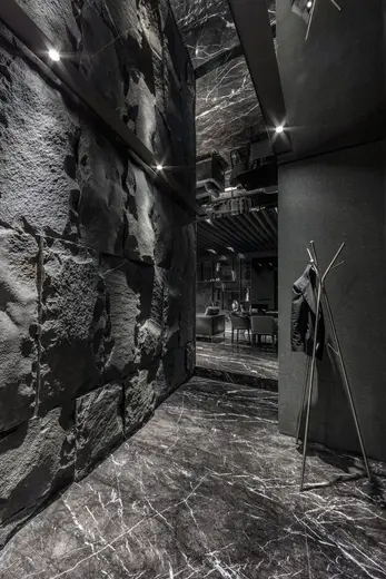 Grigio Carnico marble surface detail – Marmi di Carrara – charcoal, beige (14)