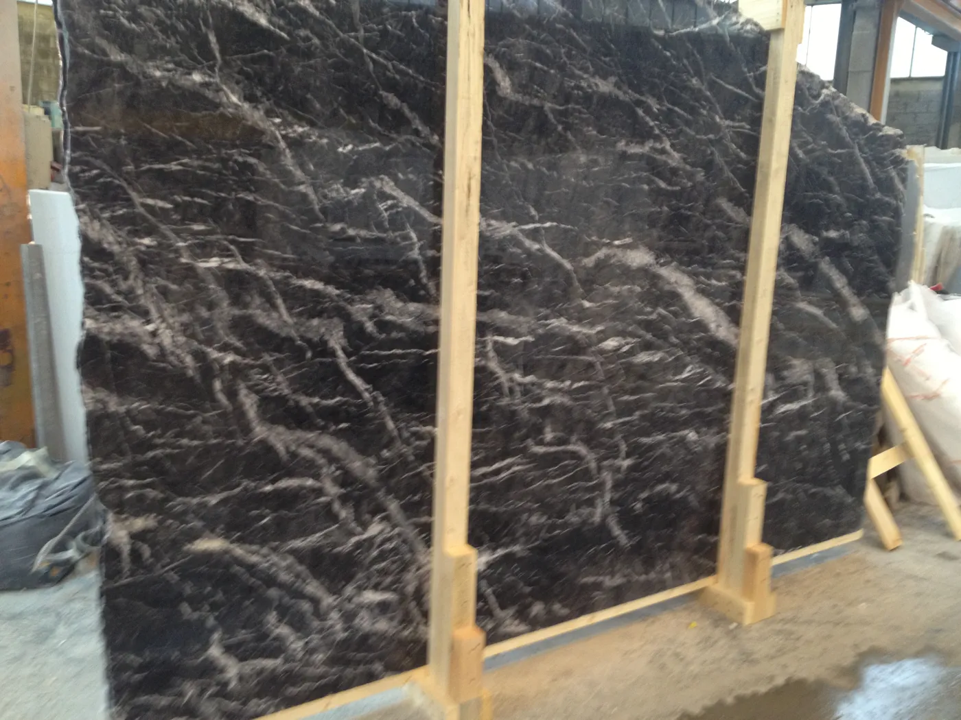 Grigio Carnico marble slab surface – Marmi di Carrara – charcoal, beige (16)