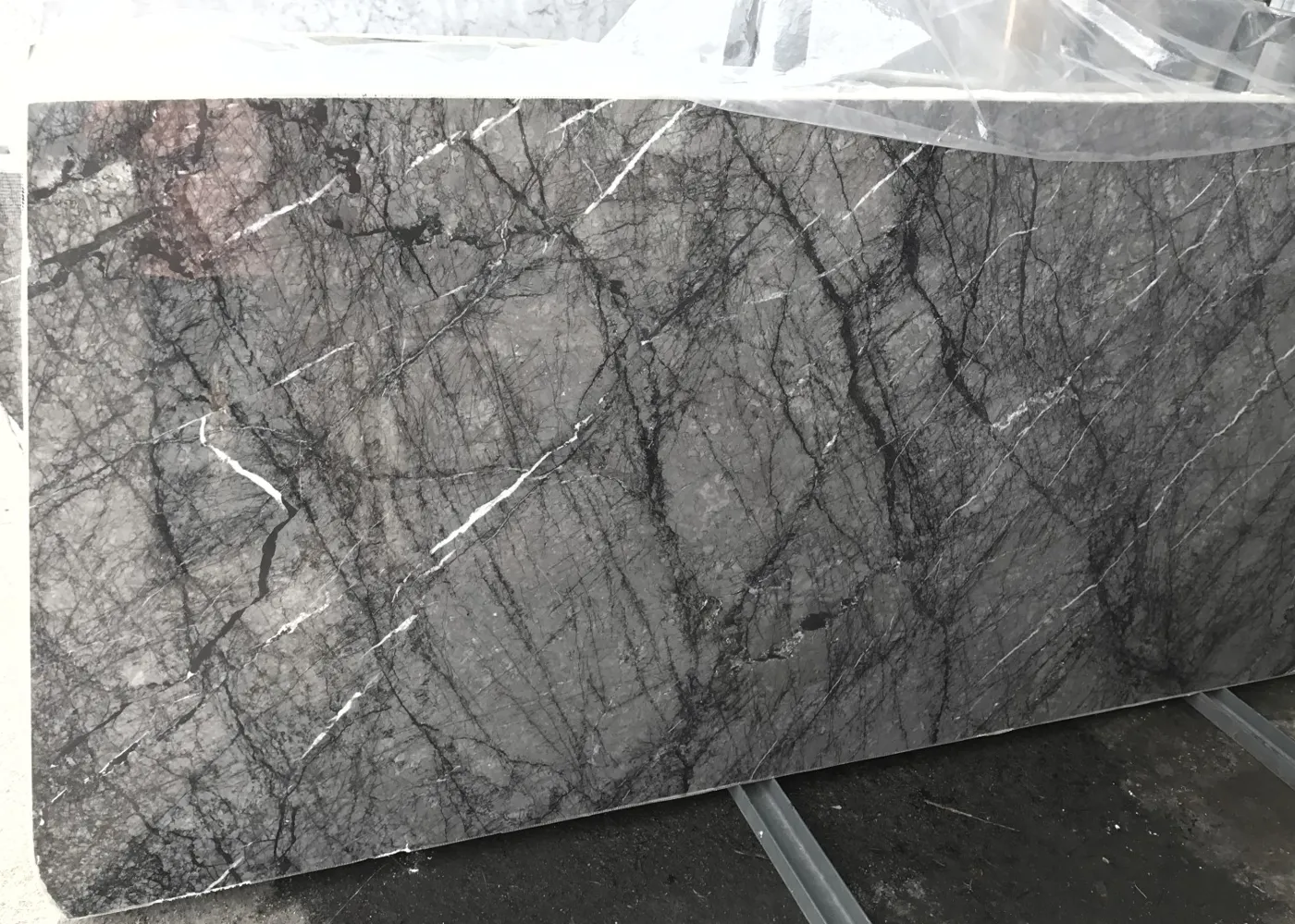 Grigio Dolomitico mármol, superficie de losa – Marmi di Carrara – verde, gris (3)