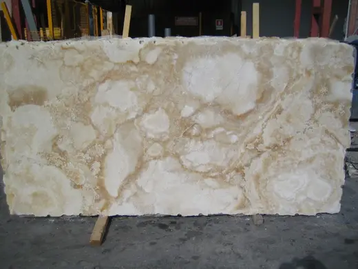 Honey Onyx мрамор, поверхность плиты – Marmi di Carrara – серый, антрацитовый (13)