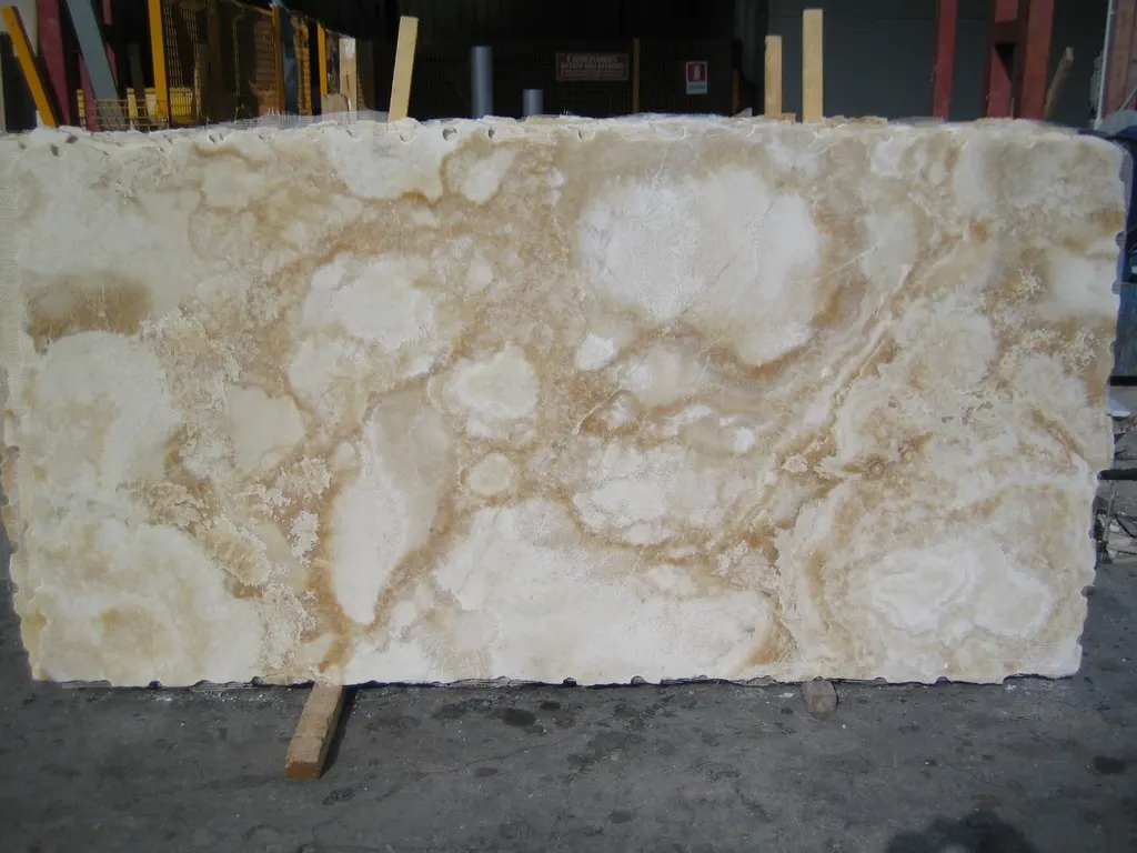 Honey Onyx мрамор, поверхность плиты – Marmi di Carrara – серый, антрацитовый (13)