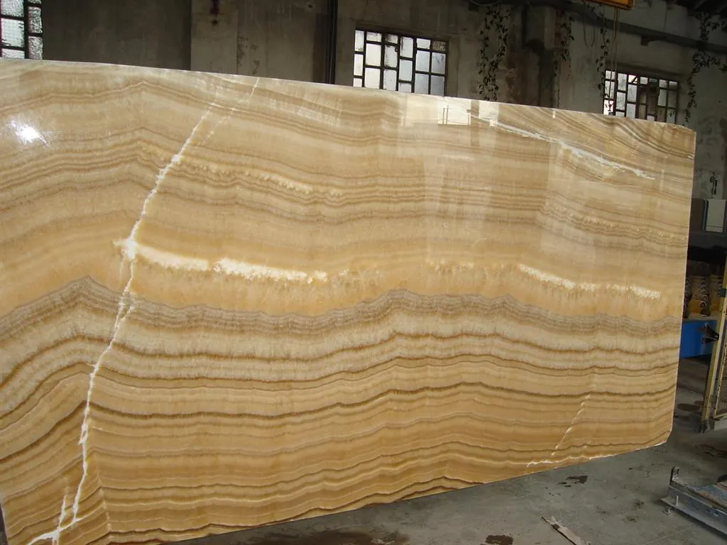 Honey Onyx marble slab surface – Marmi di Carrara – gold, charcoal (3)