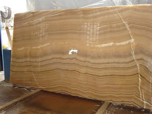 Honey Onyx мрамор, поверхность плиты – Marmi di Carrara – золотистый, коричневый (4)