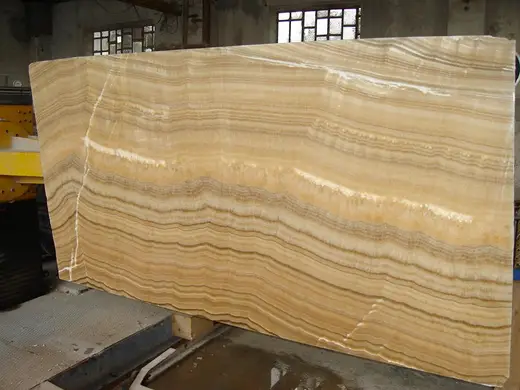 Honey Onyx мрамор, поверхность плиты – Marmi di Carrara – золотистый, бежевый (6)