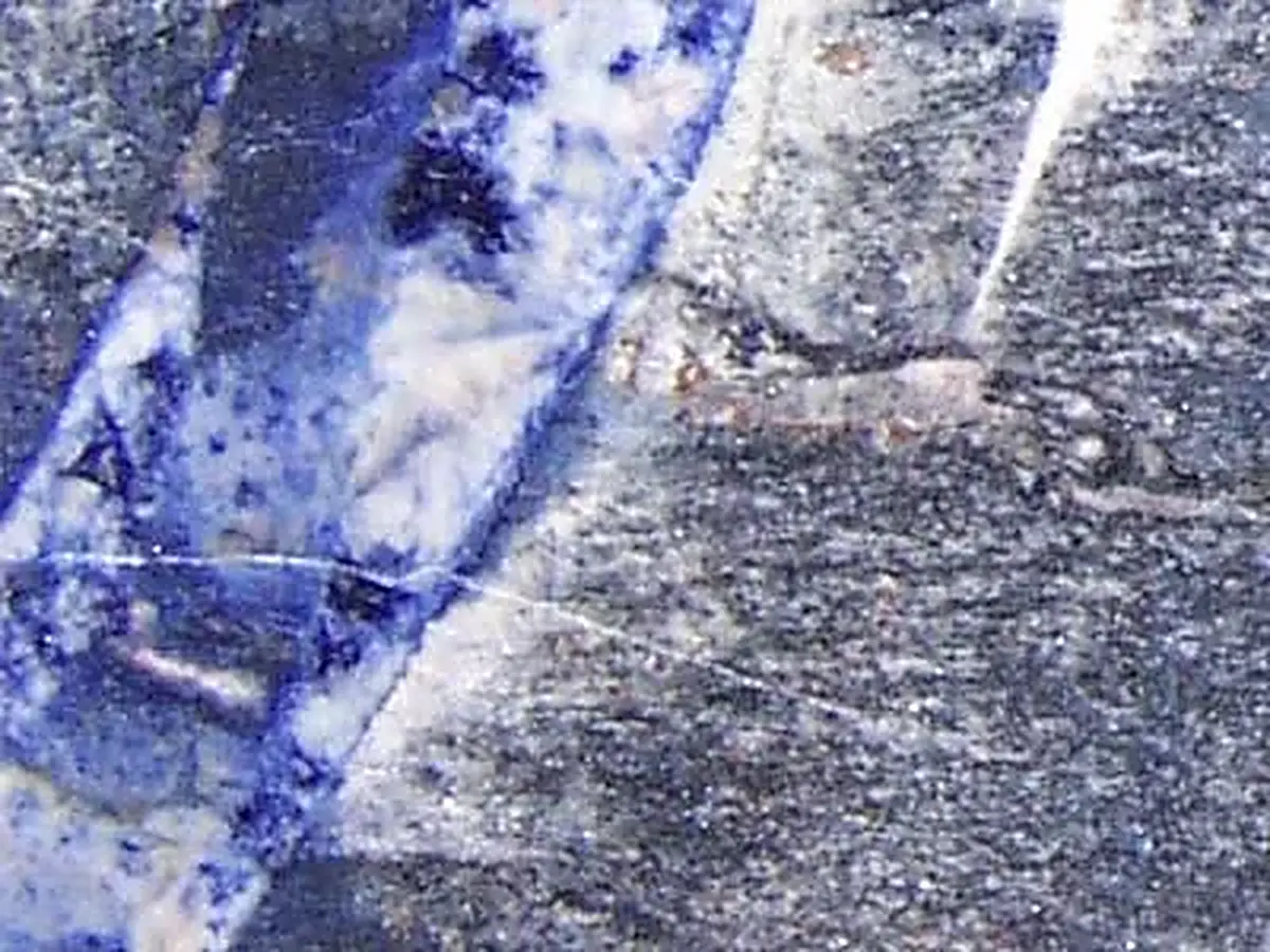 Katuba granite polished sample – Marmi di Carrara – violet, grey (1)