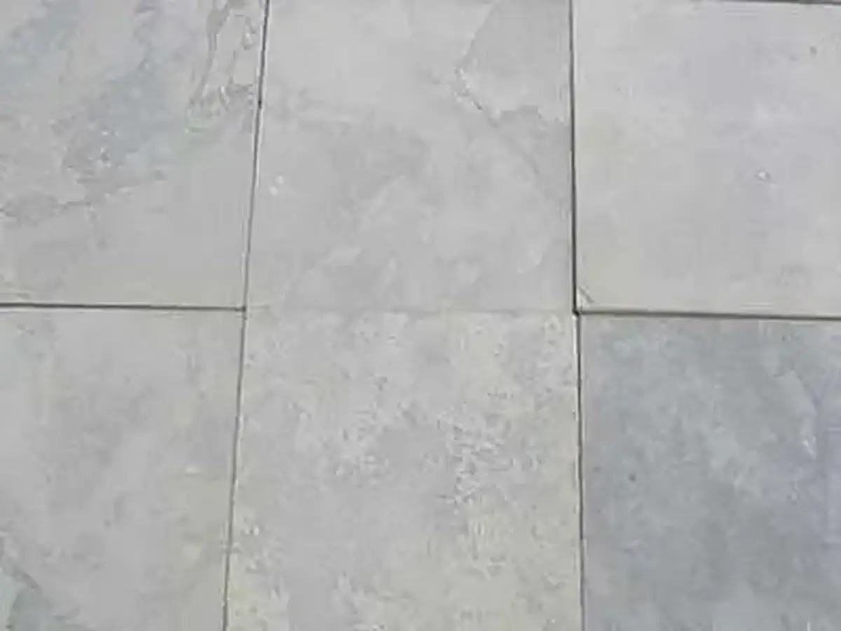 M-Grey limestone polished sample – Marmi di Carrara – light grey (1)