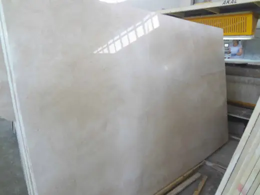 Marfil Turchia marble slab surface – Marmi di Carrara – light grey, green (2)