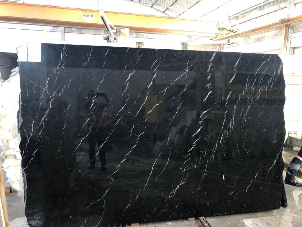 Nero Marquina marbre, surface de dalle – Marmi di Carrara – noir, blanc (9)