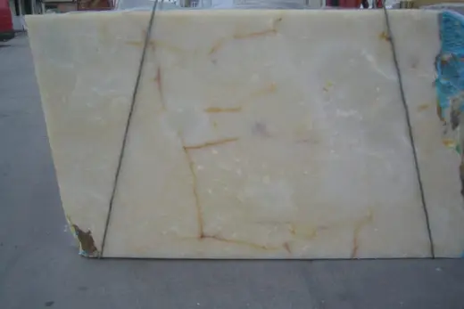 Onice Cream onyx slab surface – Marmi di Carrara – grey, charcoal (2)