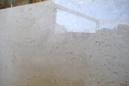 Perlato Sicilia мрамор, поверхность плиты – Marmi di Carrara – слоновая кость, светло-серый (8)