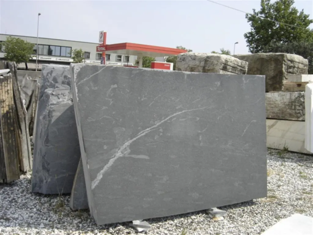 Pietra Del Cardoso pietra naturale, superficie di lastra – Marmi di Carrara – grigio, antracite (9)