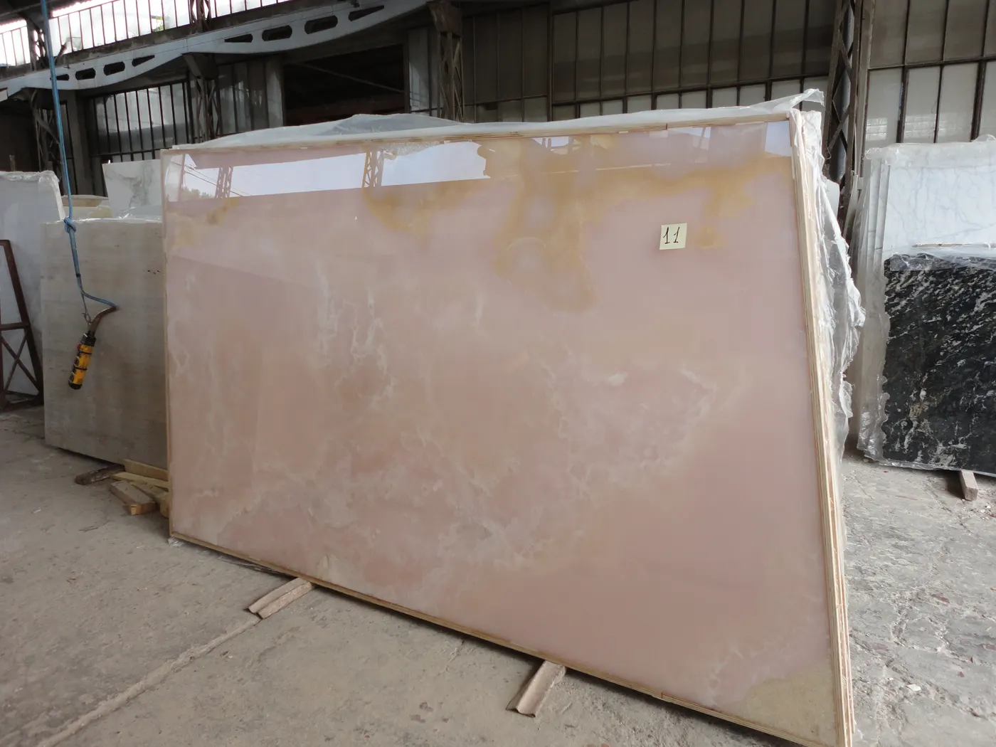 Pink Onyx Onyx, Plattenoberfläche – Marmi di Carrara – grau, anthrazit (15)