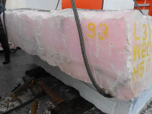 Pink Onyx onyx quarry block – Marmi di Carrara – light grey, black (8)