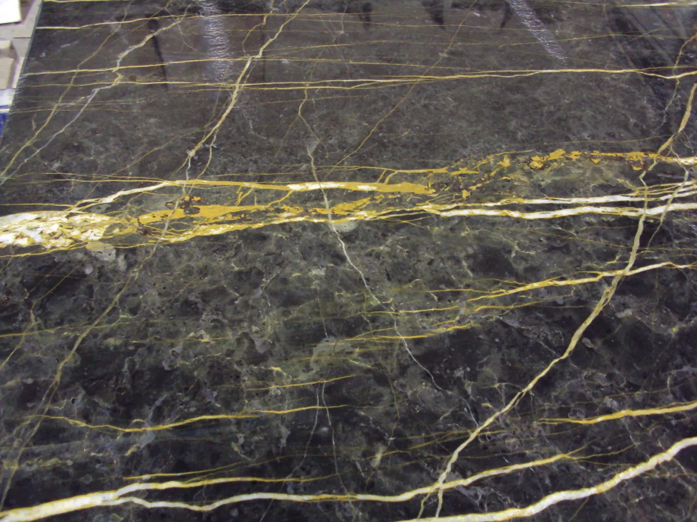 Port Laurent marbre, échantillon poli – Marmi di Carrara – anthracite, vert (2)