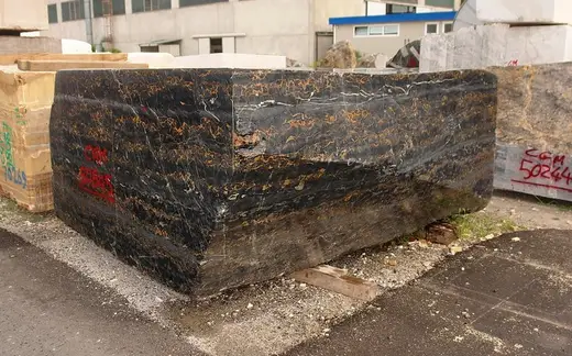 Portoro Super Extra marmo, superficie di lastra – Marmi di Carrara – nero, antracite (1)