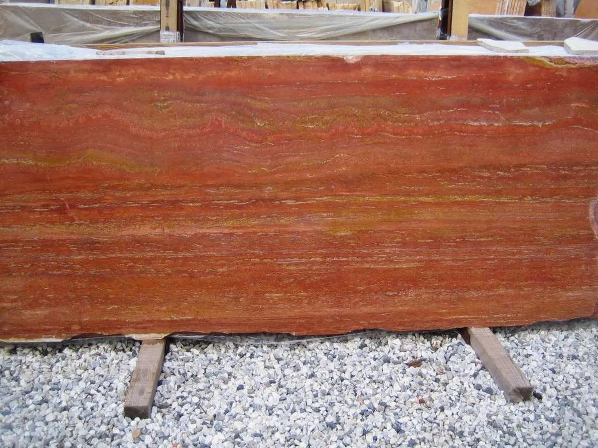 Red Travertine travertine slab surface – Marmi di Carrara – rust red, light grey (1)
