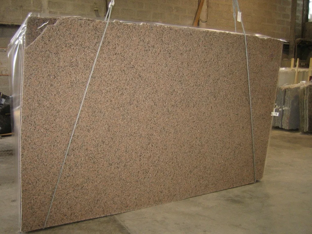 Rosa Porrino Granit, Plattenoberfläche – Marmi di Carrara – braun, grau (1)