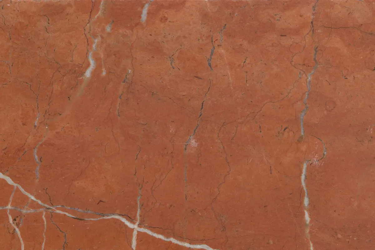 Rosso Alicante marmo, superficie di lastra – Marmi di Carrara – rosso ruggine, oro (1)