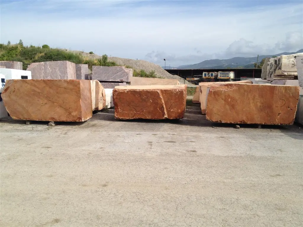 Rosso Damasco marble quarry block – Marmi di Carrara – light grey, brown (19)