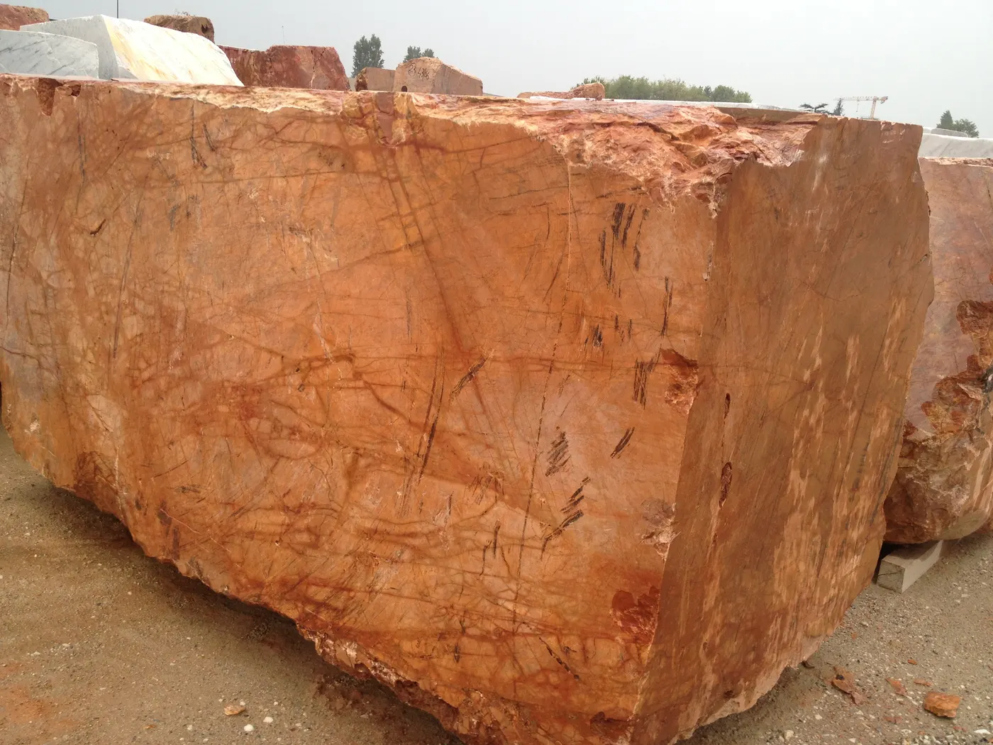 Rosso Damasco marble quarry block – Marmi di Carrara – rust red, gold (3)