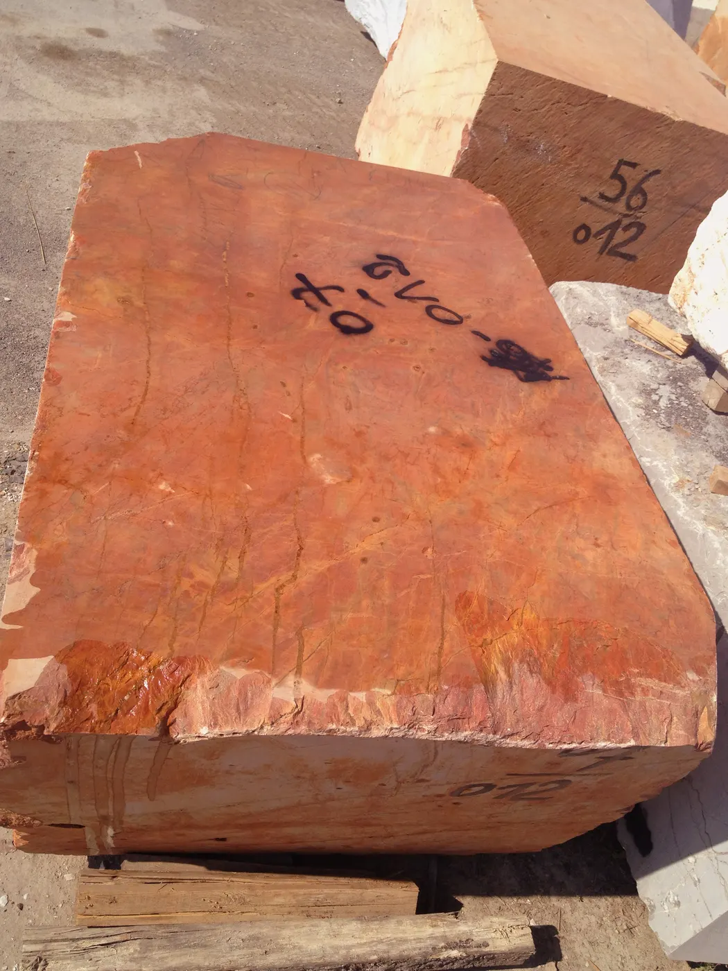 Rosso Damasco marble slab surface – Marmi di Carrara – gold, brown (37)