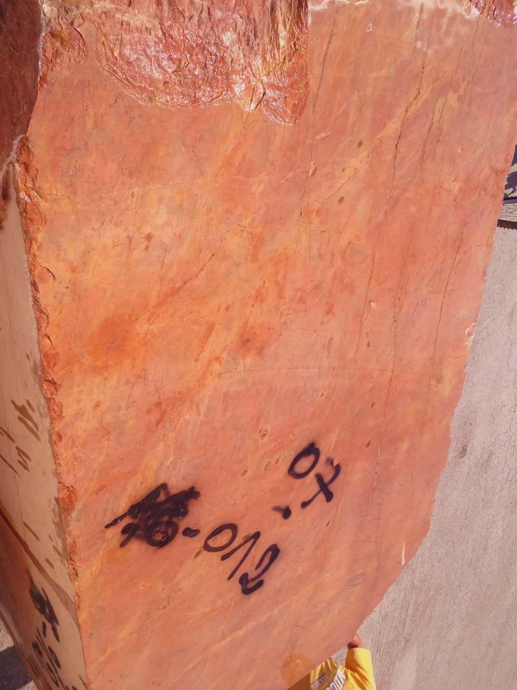 Rosso Damasco mármol, superficie de losa – Marmi di Carrara – dorado, rojo óxido (38)