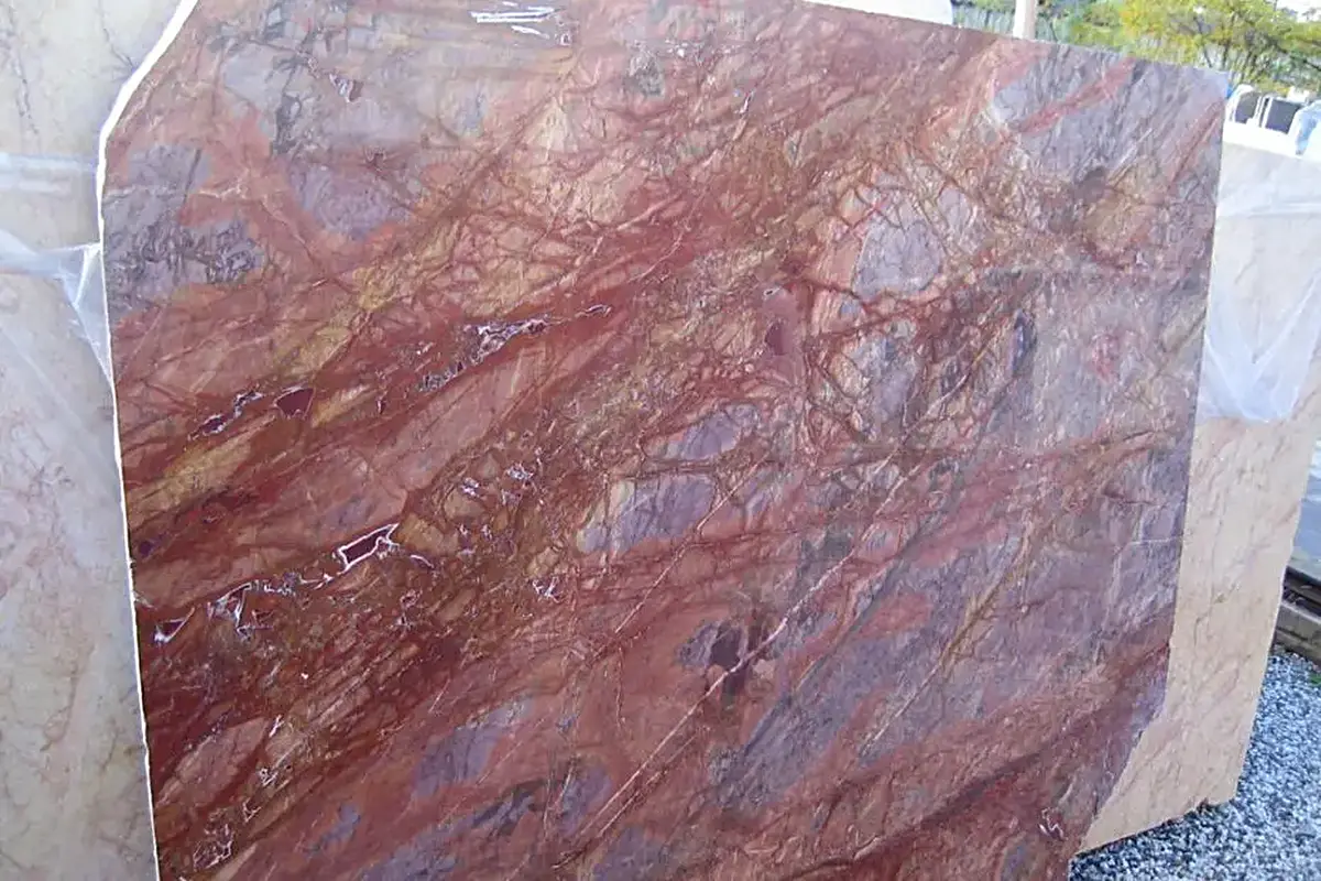 Rosso Damasco мрамор, поверхность плиты – Marmi di Carrara – серый, светло-серый (53)