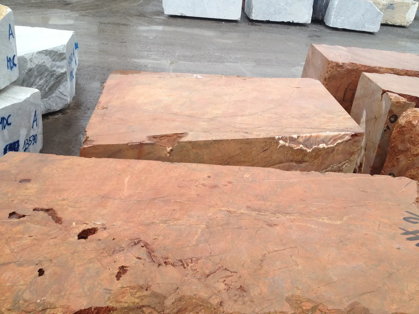 Rosso Damasco Marmor, Steinbruchblock – Marmi di Carrara – beige, rosa (6)