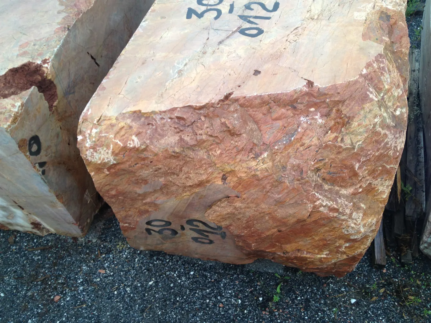 Rosso Damasco marbre, bloc de carrière – Marmi di Carrara – anthracite, gris (8)