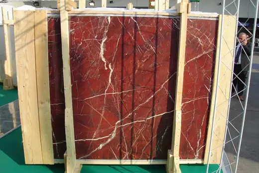 Rosso Diaspro marbre, surface de dalle – Marmi di Carrara – rouge rouille, anthracite (16)