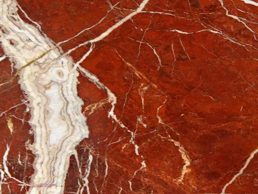 Rosso Diaspro marbre, surface de dalle – Marmi di Carrara – rouge rouille, ivoire (2)