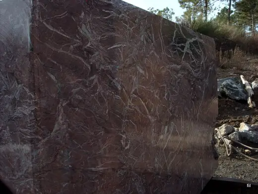 Rosso Levanto sandstone slab surface – Marmi di Carrara – charcoal, black (5)