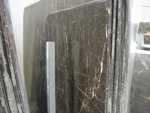 Saint Laurent marble slab surface – Marmi di Carrara – green, charcoal (1)