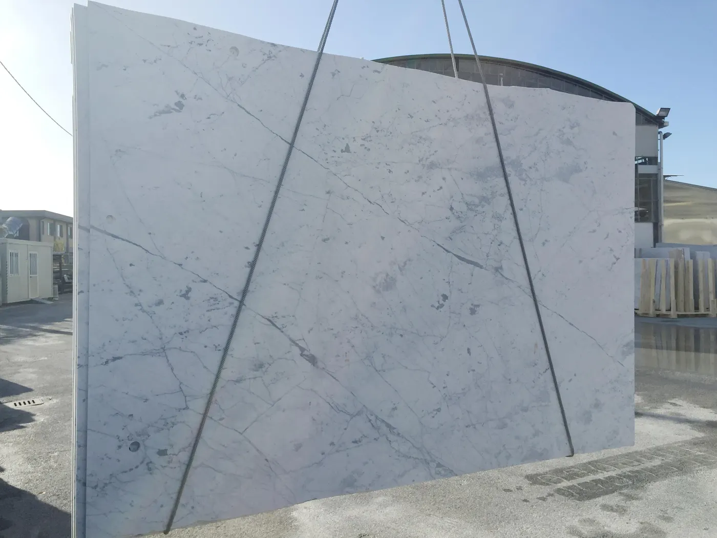 Statuarietto marble slab surface – Marmi di Carrara – grey, light grey (1)