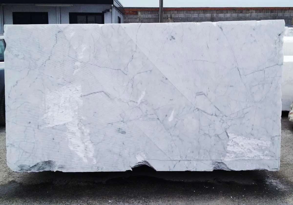 Statuarietto Marmor, Steinbruchblock – Marmi di Carrara – hellgrau, schwarz (15)