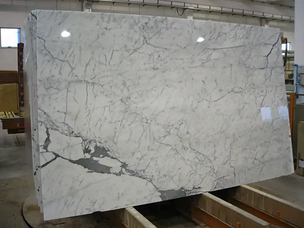 Statuarietto мрамор, поверхность плиты – Marmi di Carrara – серый, светло-серый (50)
