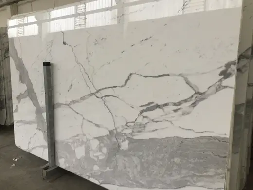 Statuario marmo, superficie di lastra – Marmi di Carrara – grigio chiaro, grigio (11)