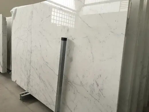Statuario marmo, superficie di lastra – Marmi di Carrara – grigio chiaro, antracite (12)