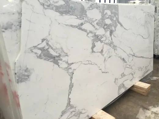 Statuario marmo, superficie di lastra – Marmi di Carrara – avorio, grigio chiaro (18)
