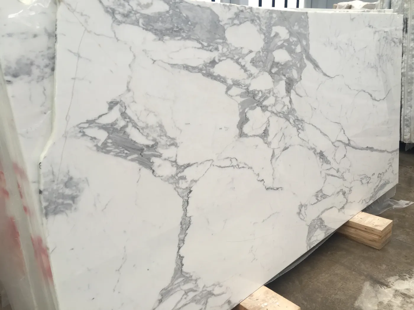 Statuario marbre, surface de dalle – Marmi di Carrara – ivoire, gris clair (18)