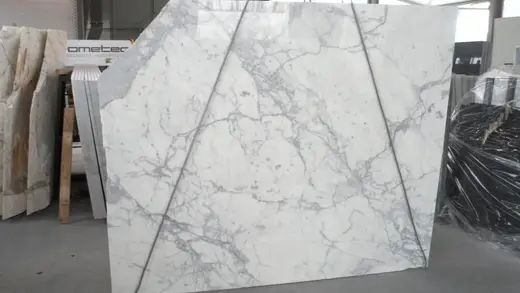 Statuario marmo, superficie di lastra – Marmi di Carrara – avorio, antracite (2)