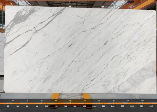 Statuario marmo, superficie di lastra – Marmi di Carrara – avorio, grigio chiaro (20)